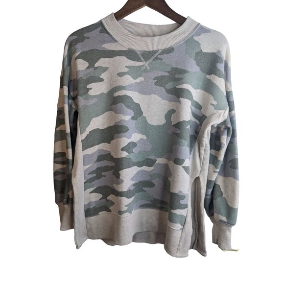Aerie Sweaters - Aerie Women's Good Vibes Oversized Side Slit Casual Sweatshirt in Gray Camo SzXS